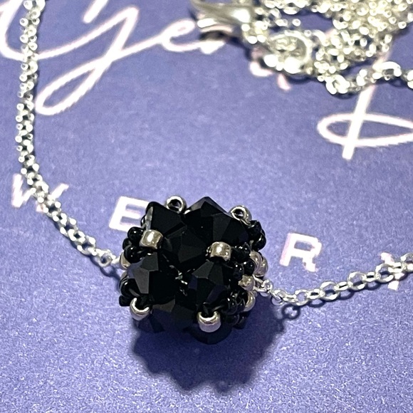 Dainty necklace crystal pendant - Crystal beads Pendant 13mm - Picture 5 of 5